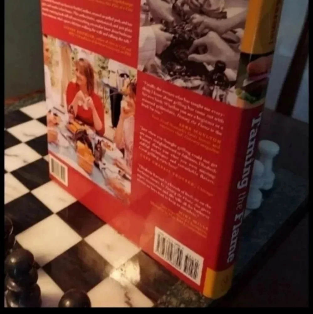 2005 NWOT TAMING THE FLAME GRILLING COOKBOOK by QUEEN BEE OF BBQ